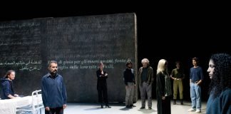 Amore, identità, guerra: al Teatro Galli “Come gli uccelli” di Wajdi Mouawad