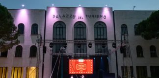 Il circo-teatro accende piazzale Ceccarini: nuovo appuntamento con il “Riccione Family Show”